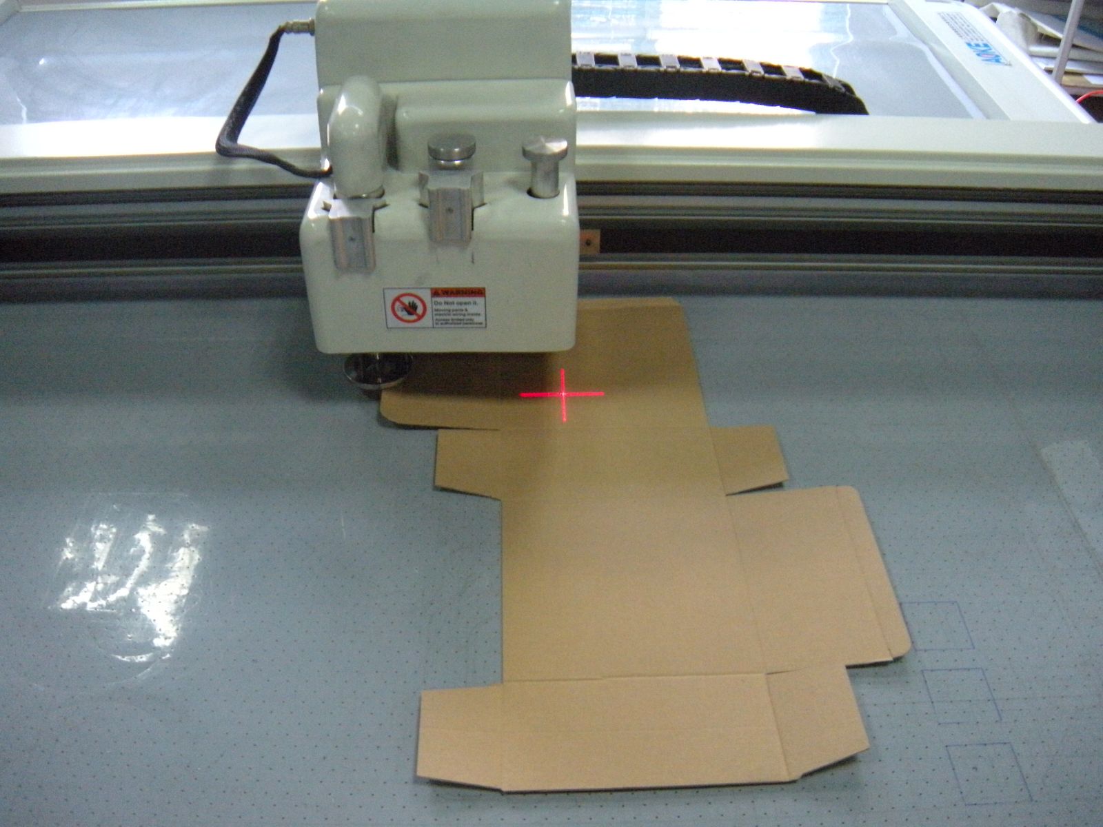 plotter cutter for corrugated paper box